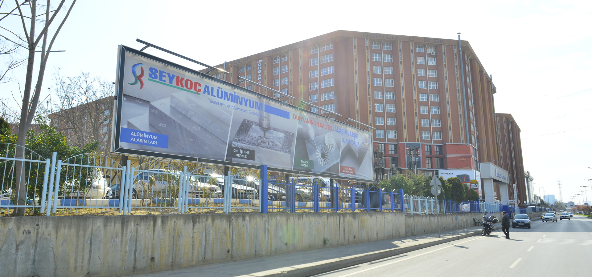 İşmodern Karşısı Süleyman Demirel Bulvarı 1 Nolu Giant Board Ölçü 16mt - 2mt İşmodern Karşısı Süleyman Demirel Bulvarı 1 Nolu Giant Board Ölçü 16mt - 2mt