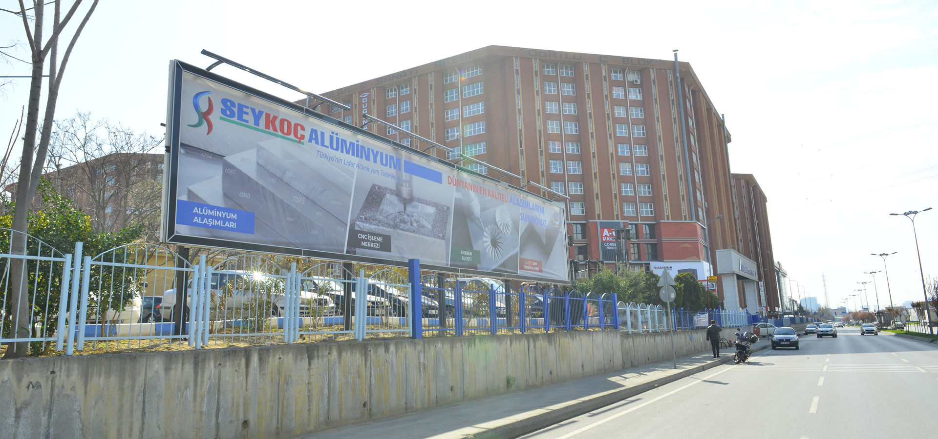 İşmodern Karşısı Süleyman Demirel Bulvarı 1 Nolu Giant Board Ölçü 16mt - 2mt İşmodern Karşısı Süleyman Demirel Bulvarı 1 Nolu Giant Board Ölçü 16mt - 2mt